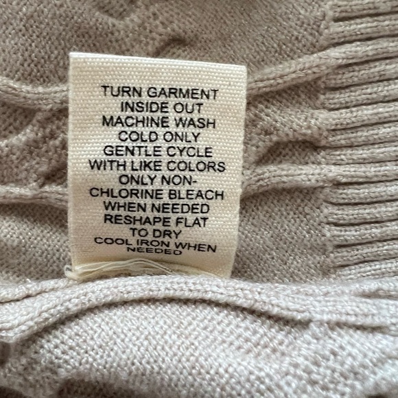 Marled Cable Knit Button Front Sweater Vest Beige Size Small - Picture 8 of 10